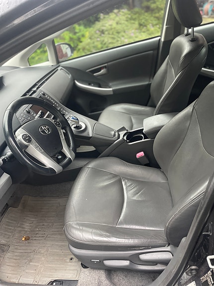 Toyota Prius 5 of 26