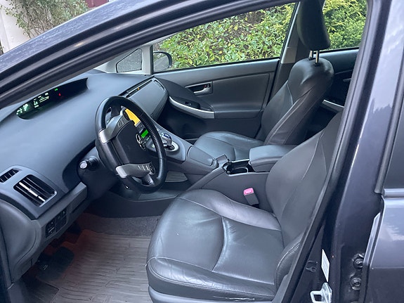 Toyota Prius 21 of 26