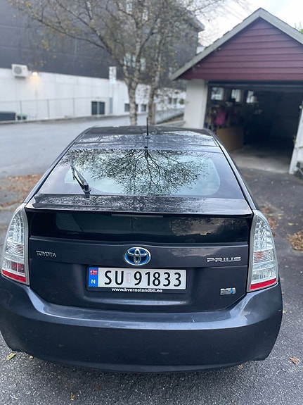 Toyota Prius 25 of 26