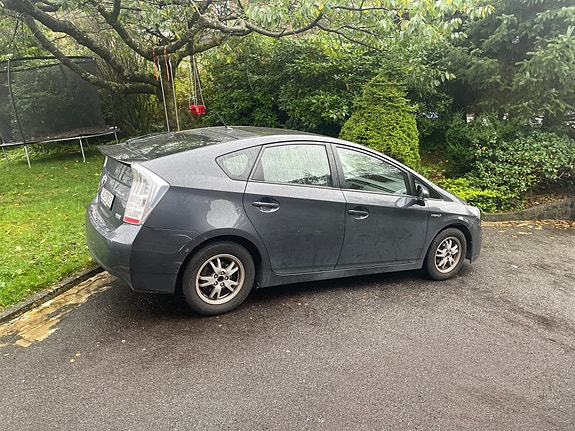 Toyota Prius 13 of 26