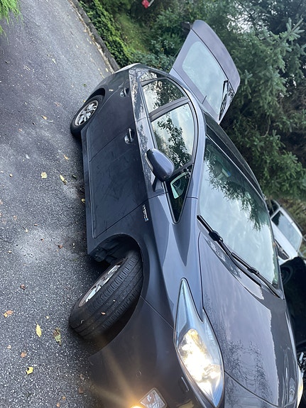 Toyota Prius 18 of 26