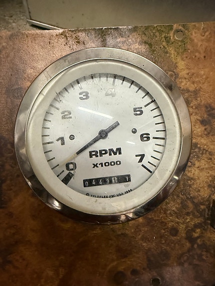 Volvo penta V8 båtmotor 13 of 13