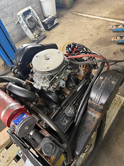 Volvo penta V8 båtmotor 3 of 13