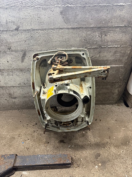 Volvo penta V8 båtmotor 9 of 13