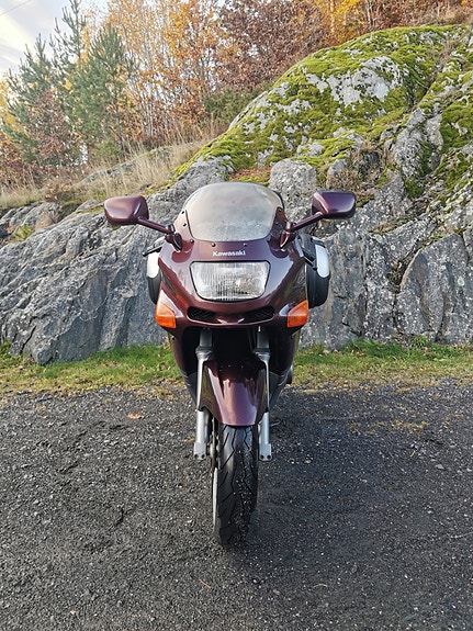 Kawasaki ZZR 600 2 of 5