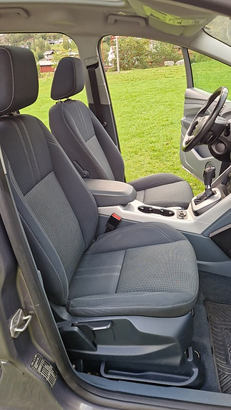 Ford Grand C-MAX 13 of 30