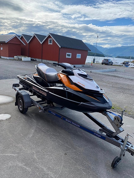 Seadoo GTR 215 2 of 5