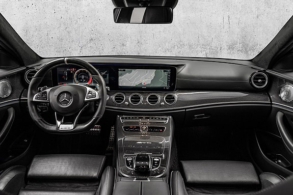 Mercedes-Benz E-Klasse 18 of 30