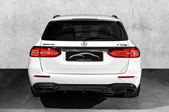 Mercedes-Benz E-Klasse 4 of 30