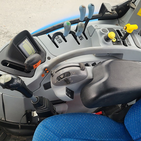 New Holland T6040 2011, kr 465 000,-