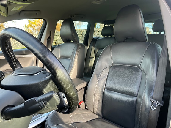 Volvo V70 11 of 30