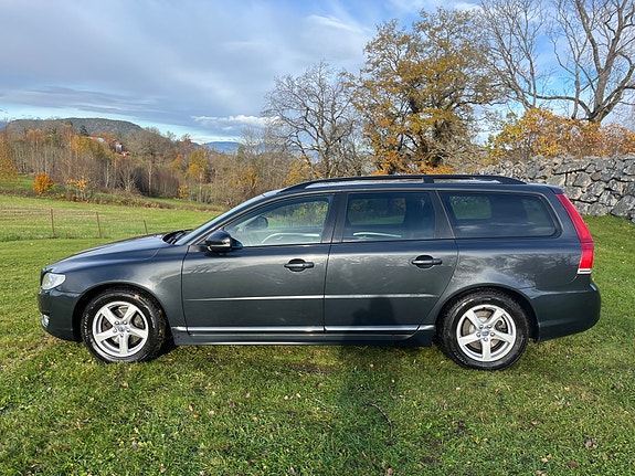 Volvo V70 5 of 30