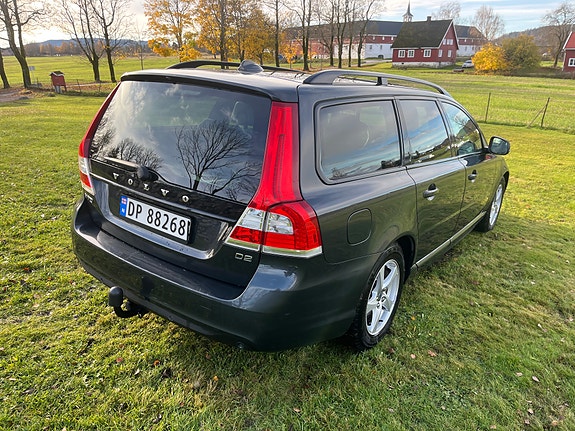 Volvo V70 4 of 30
