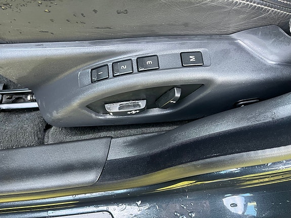 Volvo V70 19 of 30
