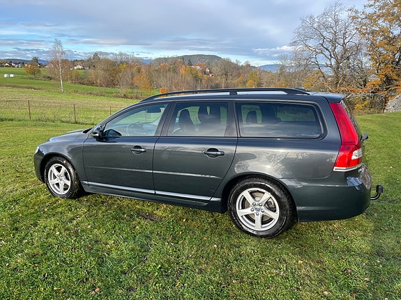 Volvo V70 6 of 30