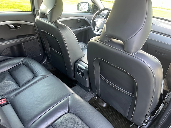 Volvo V70 16 of 30