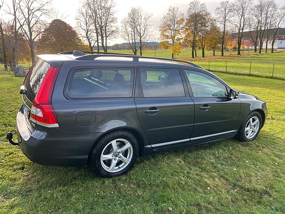 Volvo V70 8 of 30