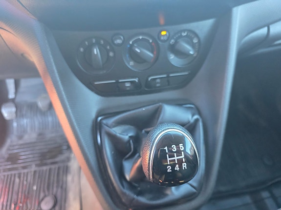 Ford Transit Connect 14 of 18