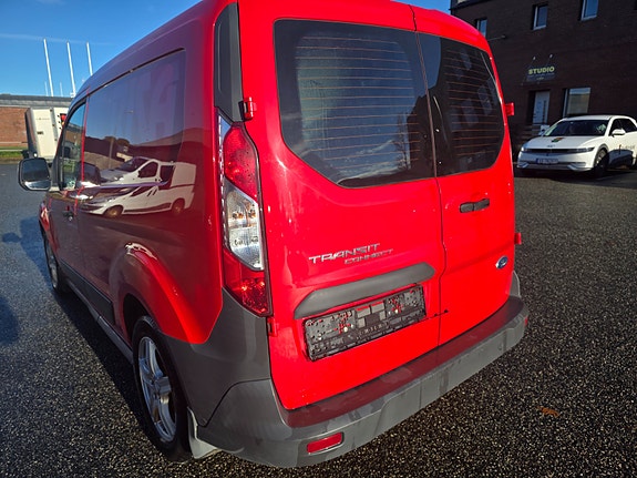 Ford Transit Connect 5 of 18