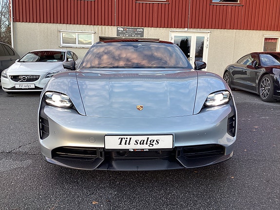 Porsche Taycan 4 of 21