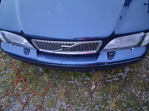 Volvo V70 4 of 27
