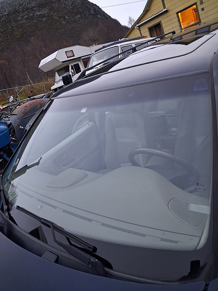 Volvo V70 6 of 27