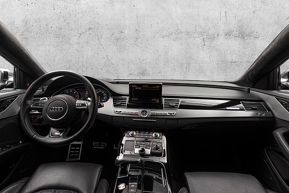 Audi S8 14 of 30