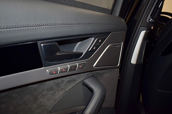 Audi S8 19 of 30