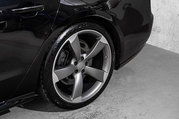 Audi S8 10 of 30