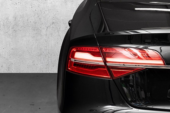 Audi S8 8 of 30
