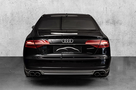 Audi S8 4 of 30