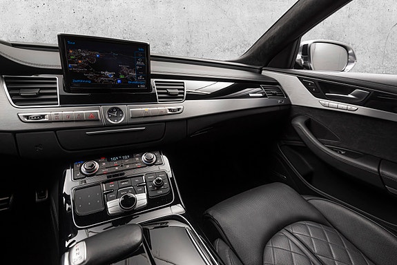 Audi S8 13 of 30