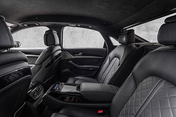 Audi S8 17 of 30