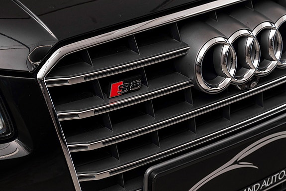 Audi S8 9 of 30