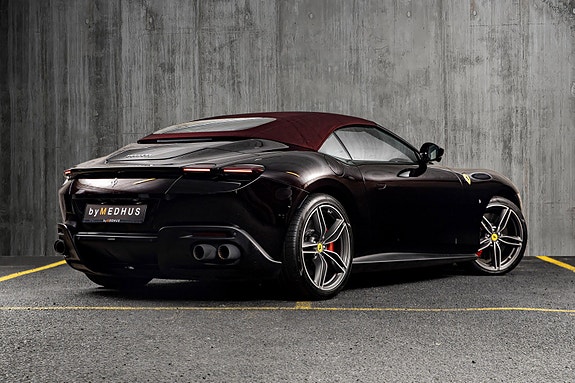 Ferrari Roma Spider 2 of 5