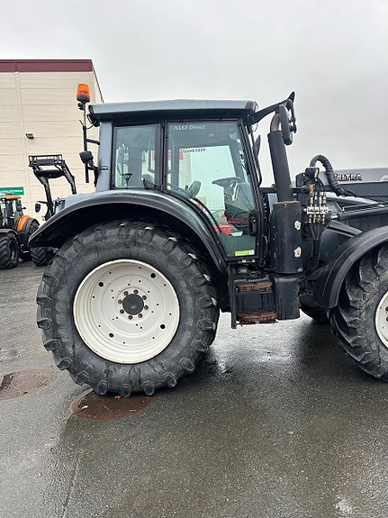 Valtra N163D med laster 2013, kr 589 000,-