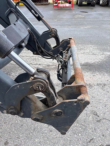 Valtra T 214 Versu , laster med vekt 2016, kr 759 000,-