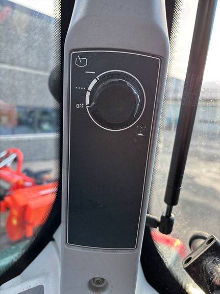 Valtra T 214 Versu , laster med vekt 2016, kr 759 000,-