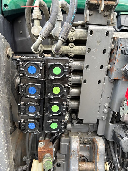 Valtra T 214 Versu , laster med vekt 2016, kr 759 000,-