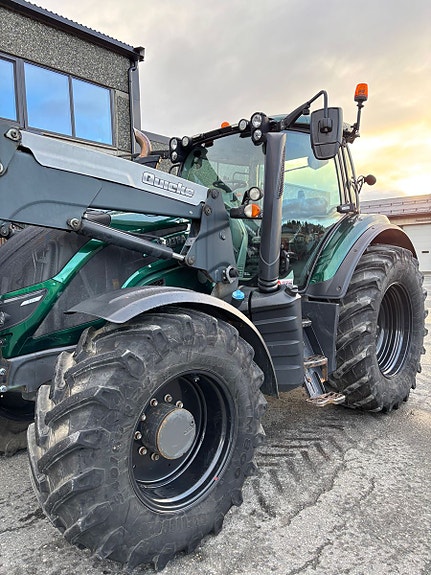 Valtra T 214 Versu , laster med vekt 2016, kr 759 000,-