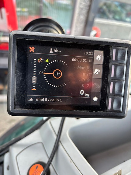 Valtra T 214 Versu , laster med vekt 2016, kr 759 000,-