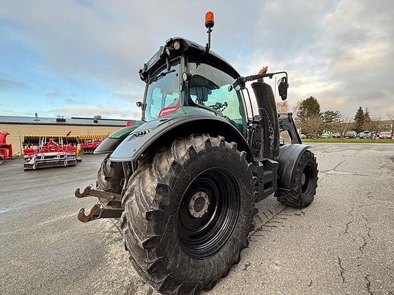 Valtra T 214 Versu , laster med vekt 2016, kr 759 000,-