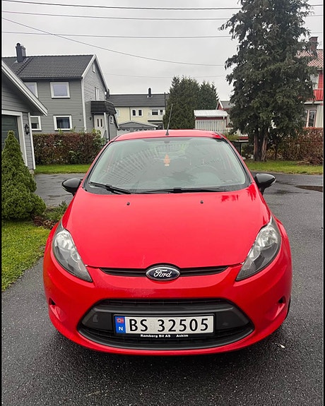 Ford Fiesta 2 of 3