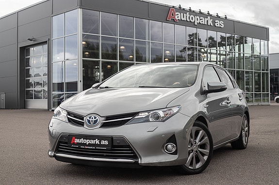 Toyota Auris 3 of 30