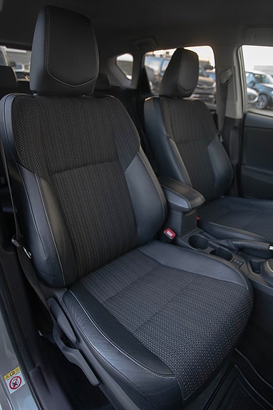 Toyota Auris 28 of 30