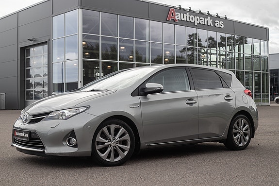 Toyota Auris 4 of 30