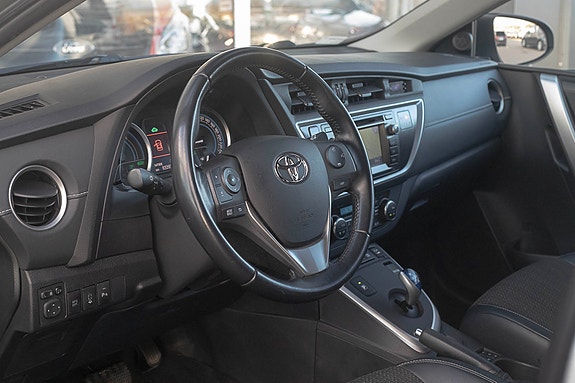 Toyota Auris 11 of 30