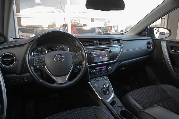 Toyota Auris 13 of 30
