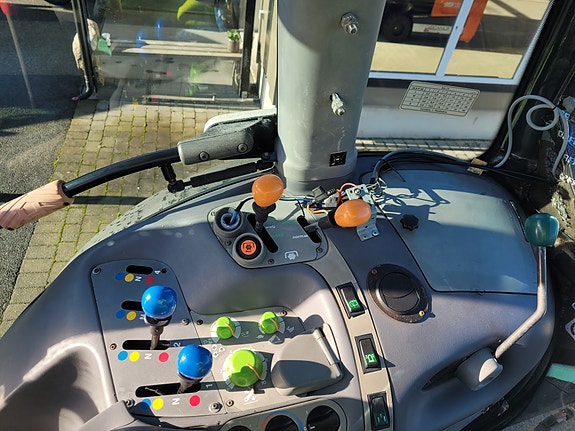 Deutz Fahr Agrotron 135 21 of 23