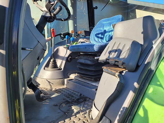 Deutz Fahr Agrotron 135 14 of 23